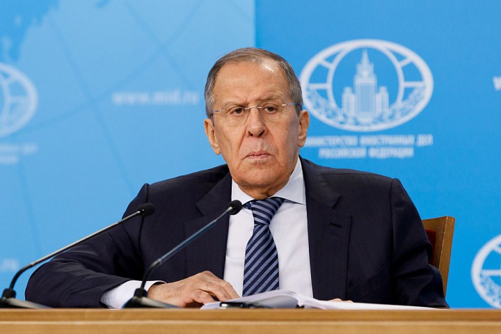 Lavrov Demands Ukraine Accept Territorial Changes and Non-Aligned Status in Peace Talks