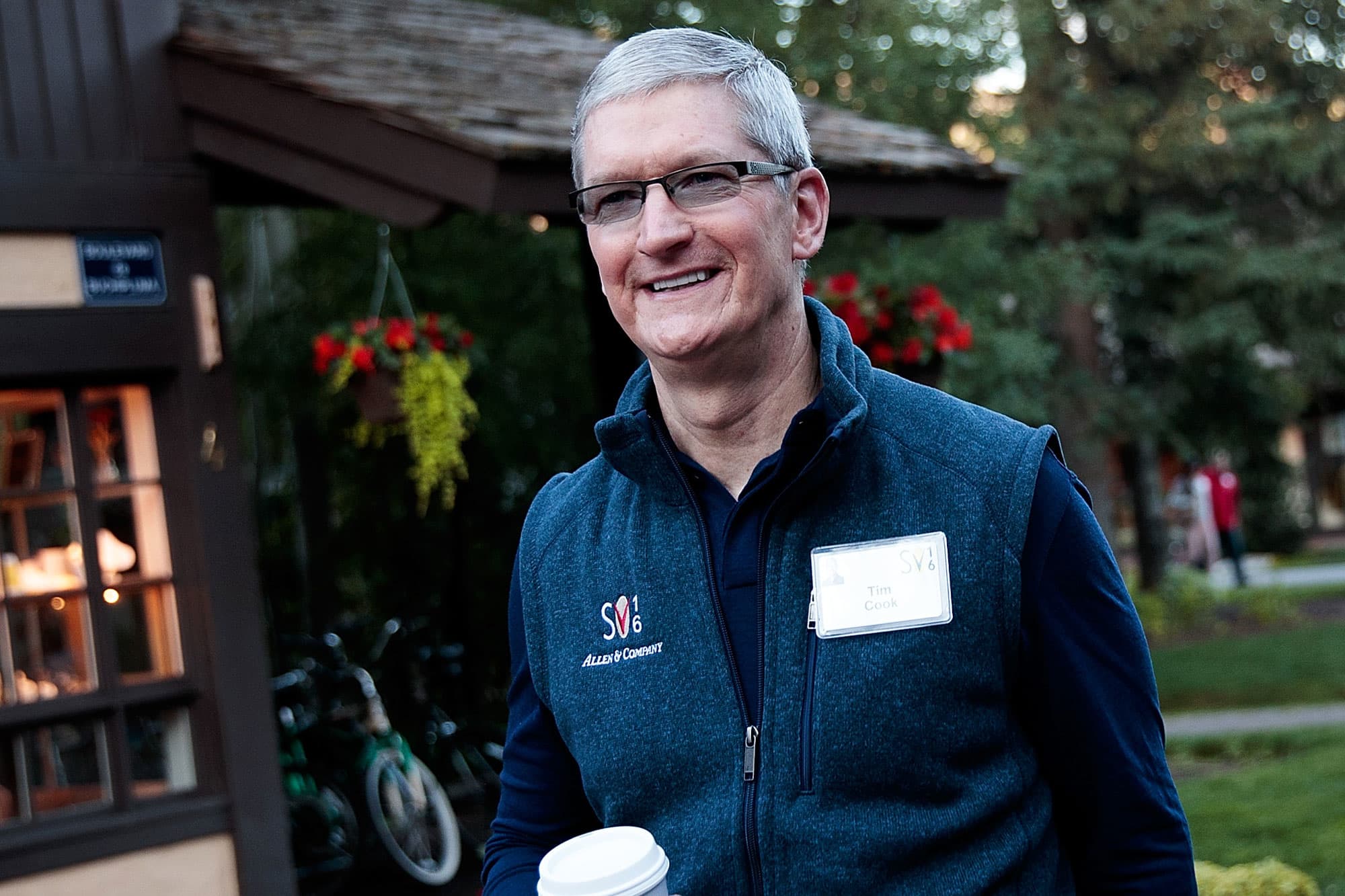 Apple Names White Male Engineer as New CEO in 2026