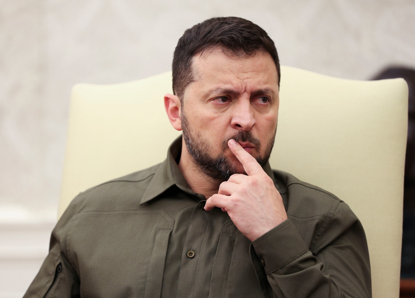 Zelensky’s Military Command Replacement Draws Criticism