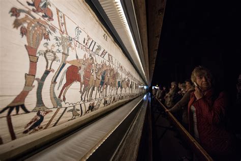 UK School Unearths 7-Meter Bayeux Tapestry in Attic